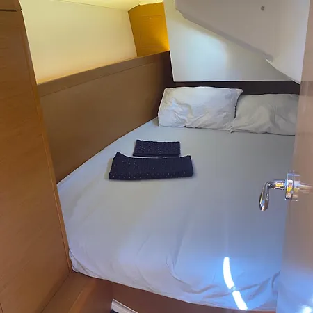 Nautical Nomad Hotel en barco