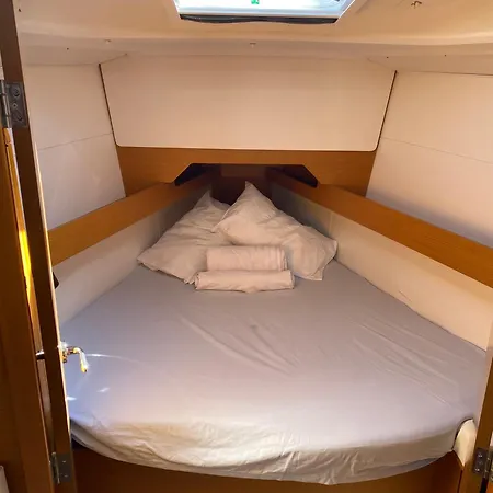 Botel Nautical Nomad