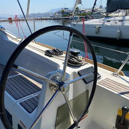 Hotel en barco Nautical Nomad Çeşme