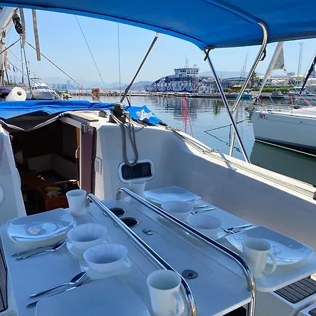 Nautical Nomad Tekne *
